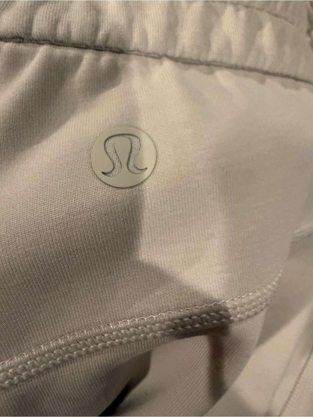 lululemon athletica womens Cream Drawstring Capri Sweatpants - Picture 2 of 3